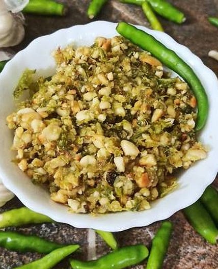 मिर्च का ठेचा (Mirch ka thecha recipe in hindi)