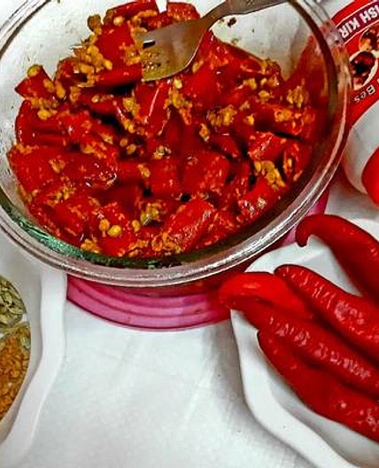 लालमिर्च- मेथी का अचार(Lalmirch Methi ka Achar Recipe in Hindi)