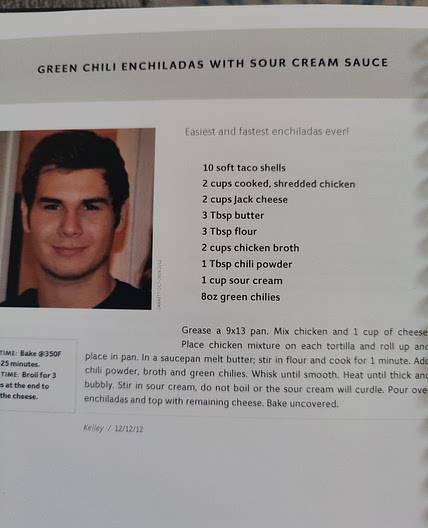 Green chili enchiladas with sour cream sauce