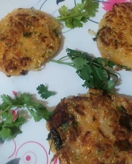 मिनी पोटैटो पैनकेक (Mini potato pancake recipe in Hindi)