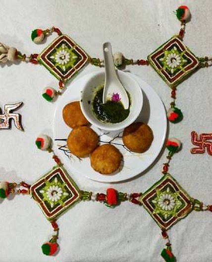 स्पेशल उड़द दाल कचौड़ी (Udad Dal Kachori Recipe In Hindi)