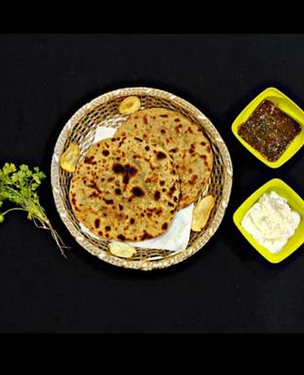 आलू चिप्स का पराठा (aloo chips ka paratha recipe in Hindi)