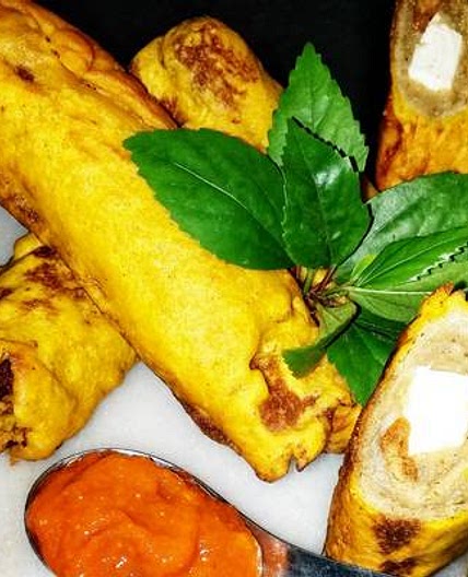 आलू ब्रेड पकौड़ा रोल (Aloo Bread pakoda roll recipe in Hindi)