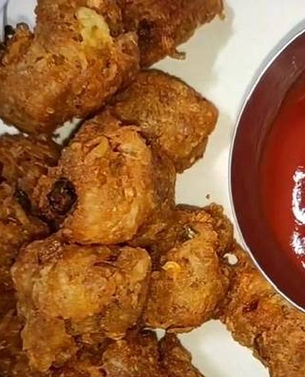 आलू के पकोड़े (aloo pakoda recipe in hindi)