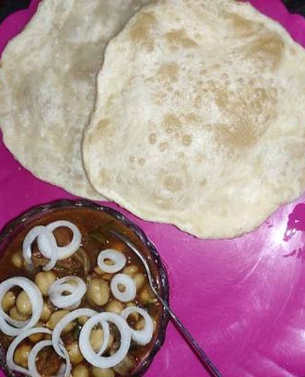 पंजाबी छोले और भटुरे (punjabi chole aur bhature reicpe in Hindi)