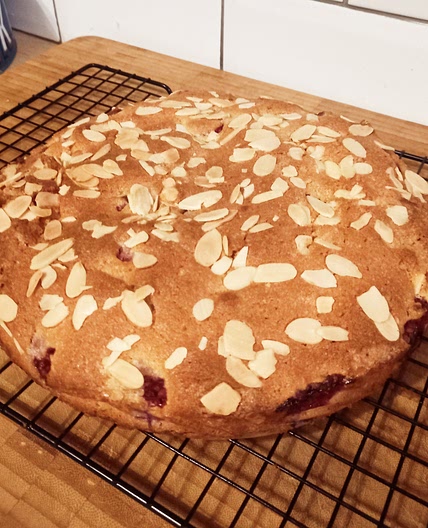 Bakewell cake
