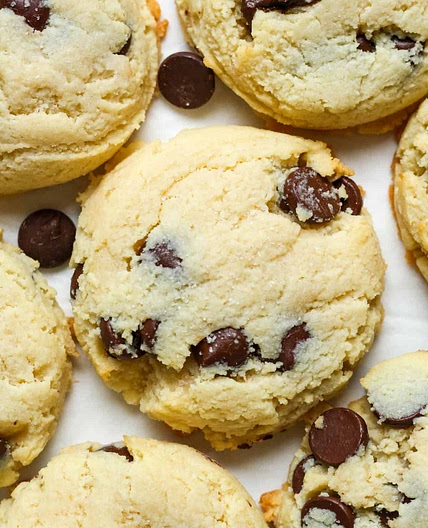 Keto Chocolate Chip Cookies