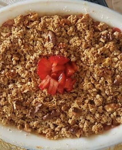 Strawberry Banana Crumble
