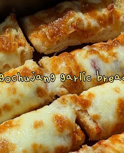 Gochujang garlic bread