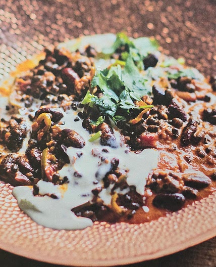 Black lentil, tomatoes, and kidney beans.