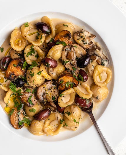 Creamy Mushroom Pasta with olives