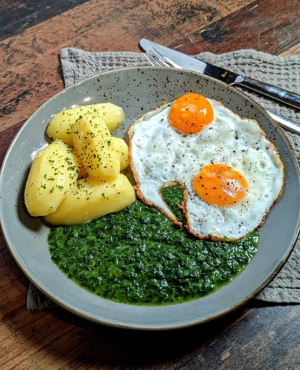 Potatoes, Creamed Spinach and egg