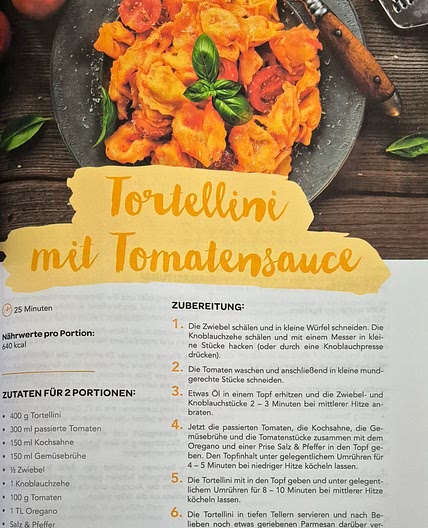 Tortellini mit Tomatensauce