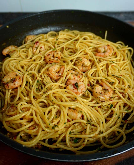 Scampi pasta aglio e olio