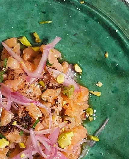 Tartare de truite à la clémentine et au lait de coco