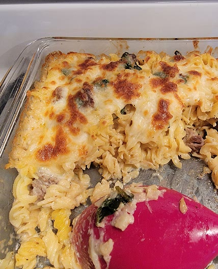 Steak spinach alfredo pasta bake