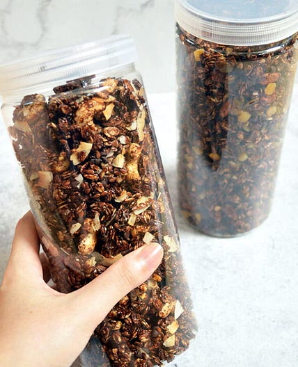 Chocolate Cashew Granola