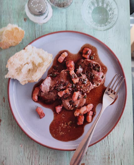 Chicken livers with bacon and sage