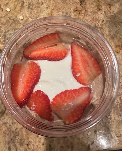Strawberry overnight oats