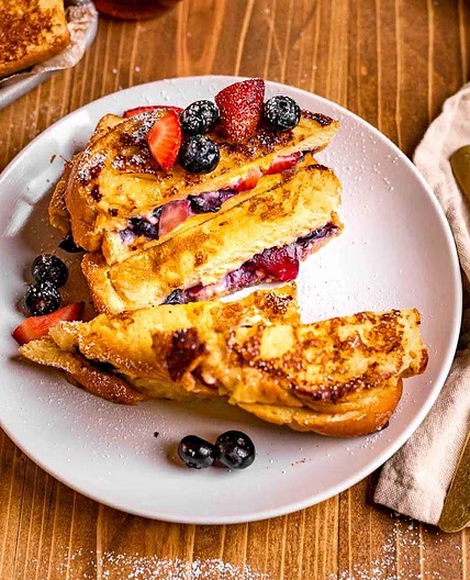 French Toast w Berries
