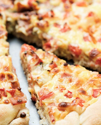 Easy Breakfast Ham and Cheese Pizza