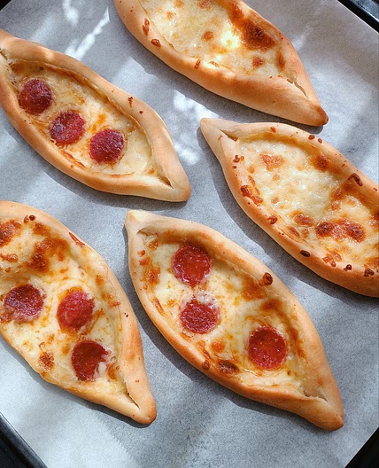 Melt-In-Your-Mouth Cheese Pide / Fatayer