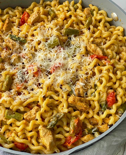 Creamy Chicken Pasta with Tomatoes and Asparagus