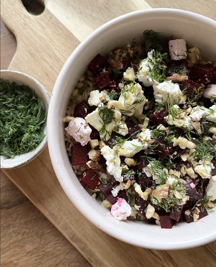 Bowl z pęczakiem i burakami