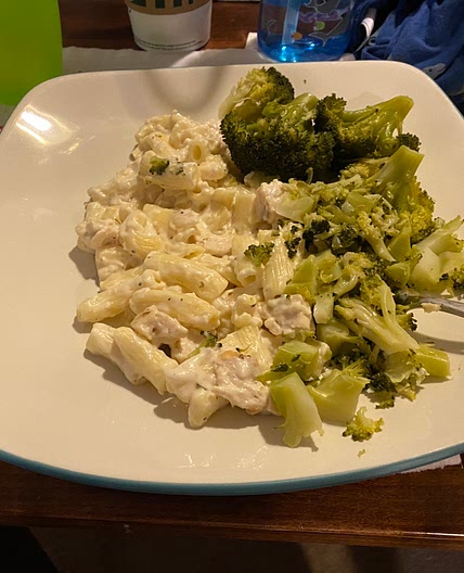 Chicken Alfredo Pasta (no ingredients)