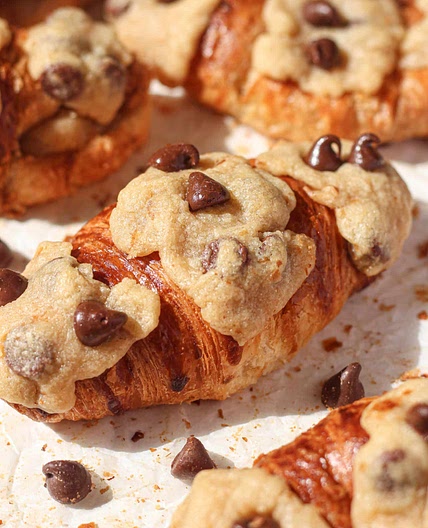 Viral Cookie Croissant