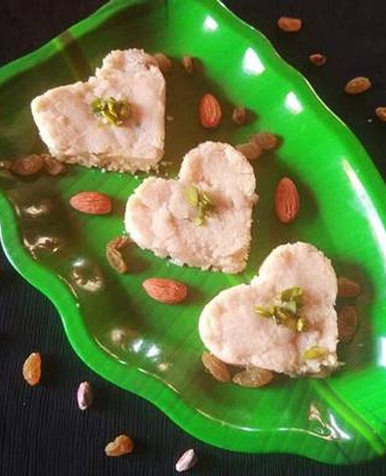 बनाना सेमोलिना हलवा(Banana Semolina Halwa Recipe In Hindi)
