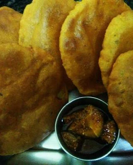 टमाटर पूरी (tamatar puri recipe in Hindi)