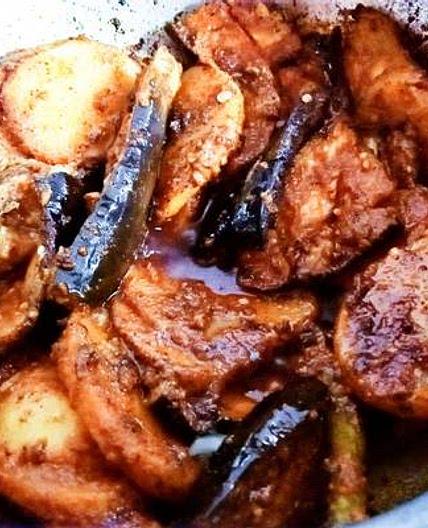 बैंगन आलू फ्राई (baingan aloo fry recipe in Hindi)