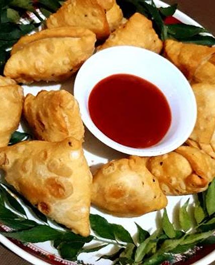 आलू समोसा (Aloo Samosa recipe in Hindi)