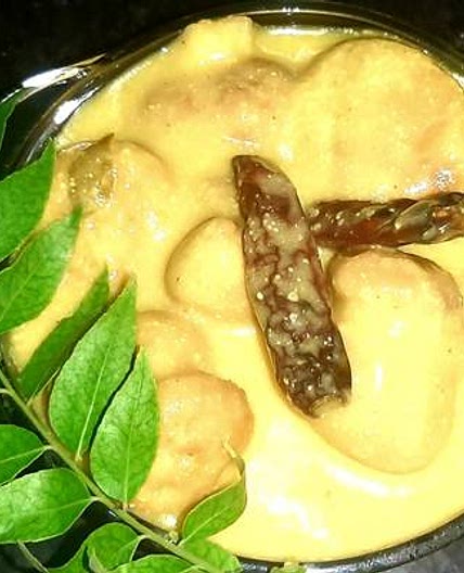 कढ़ी बड़ी (Kadhi badi recipe in Hindi)