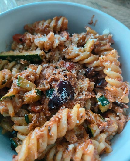 Tuna & sun-dried tomato pasta