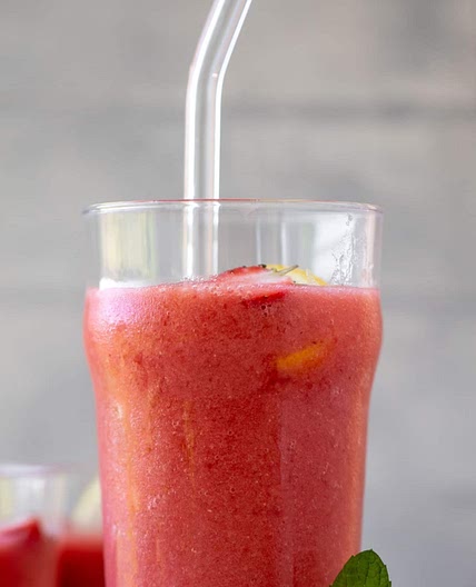 Strawberry lemonade