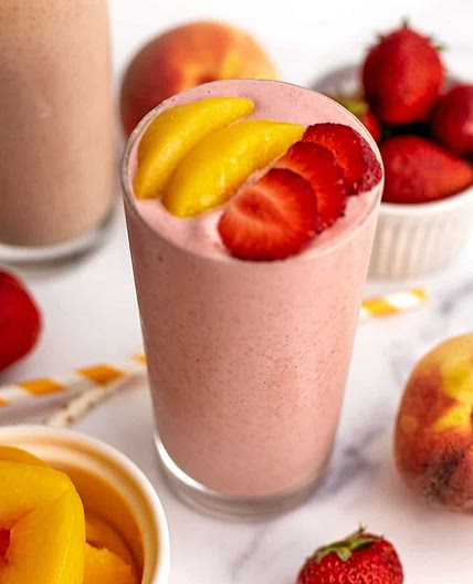 Strawberry Peach Aloe Smoothie