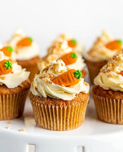 Muffinki marchewkowe nadziewane dżemem