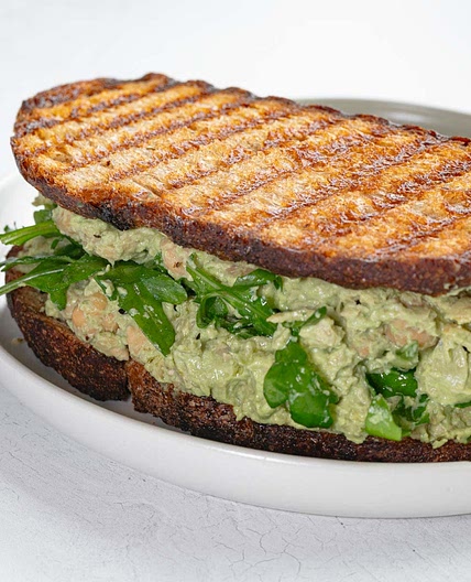 10-Minute Chickpea Sandwich with Arugula