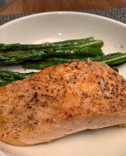 Lemon Garlic Salmon and Asparagus 