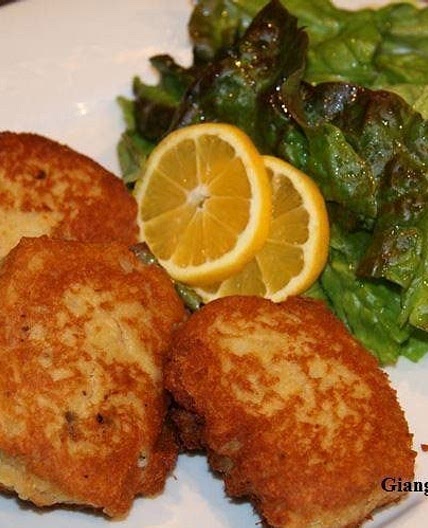 Potatoes and Salmon Cakes