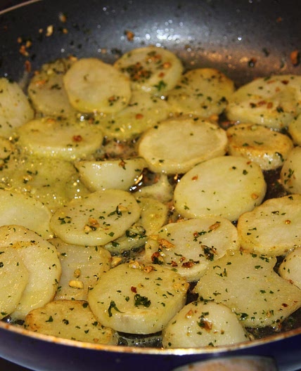 Potatoes Sautéed with Butter, Parsley and Garlic
