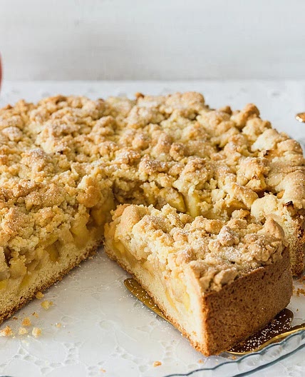 Apple crumble -  caramel - cake