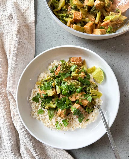 Peanut Tempeh & Broccoli skillet