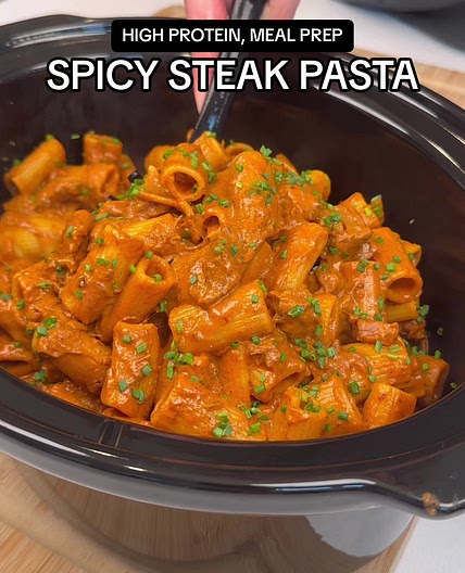 Spicy Steak Pasta - Slow Cooker
