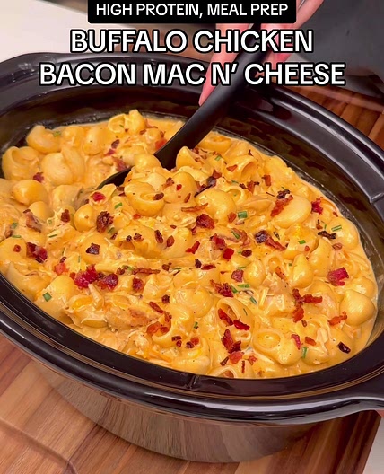 Buffalo Chicken & Bacon Mac n’ Cheese - Slow Cooker