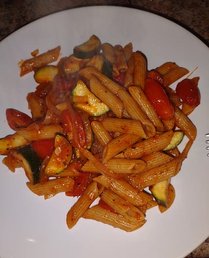 Zucchini tomato pasta