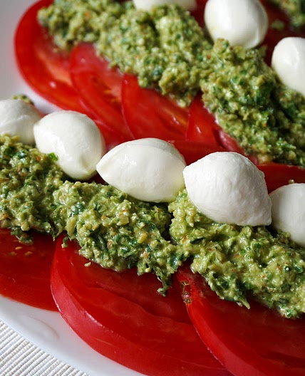 Basil Walnut Pesto (pesto basilico)