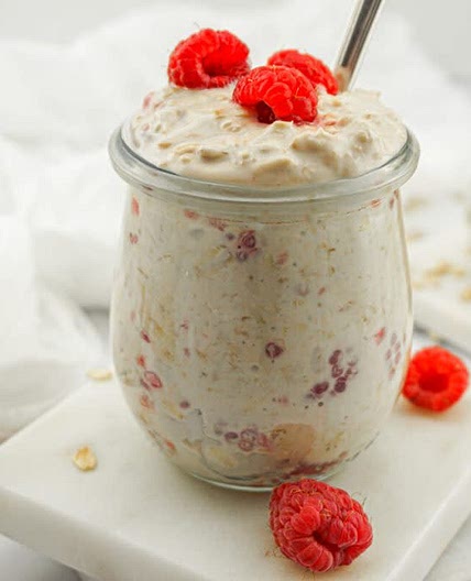 Raspberry Cheesecake Overnight Oats